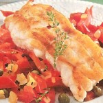 Fischfilet auf Paprika Kapern Gemüse